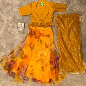Women’s Lehenga Choli - with scarf & jewlery - NWT